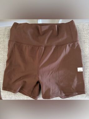 Women’s Brown Vuori Bike Shorts